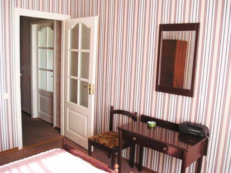Intourist Hotel Brest Dış mekan fotoğraf